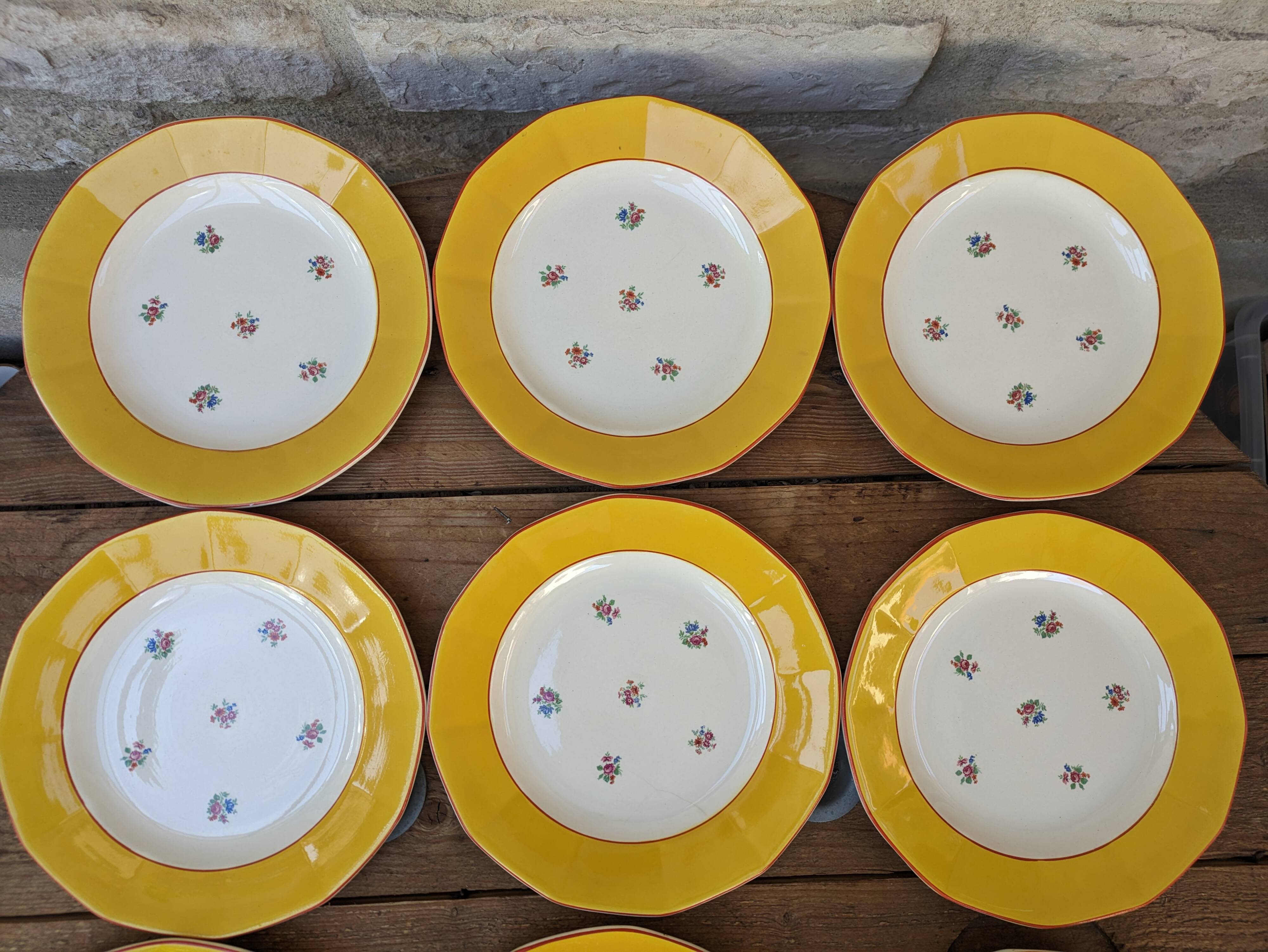 Set of 10 dessert plates with yellow border and floral decoration Sarreguemines