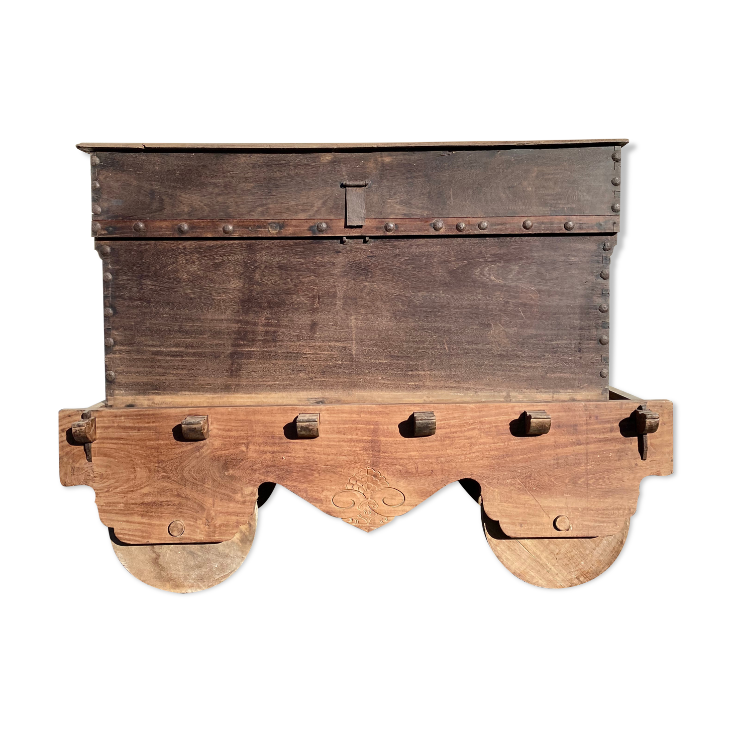 Indonesian wedding chest