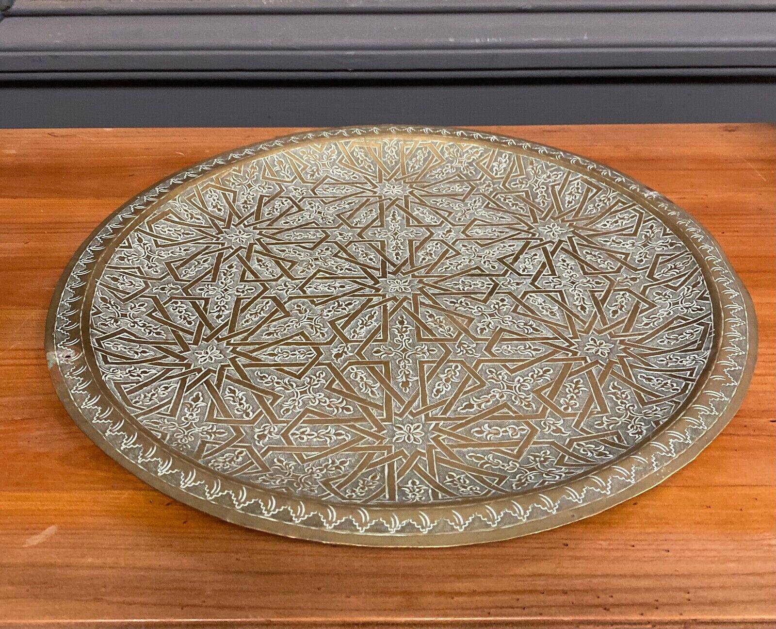 Oriental tea tray in brass or copper, pretty 20th century filigree work