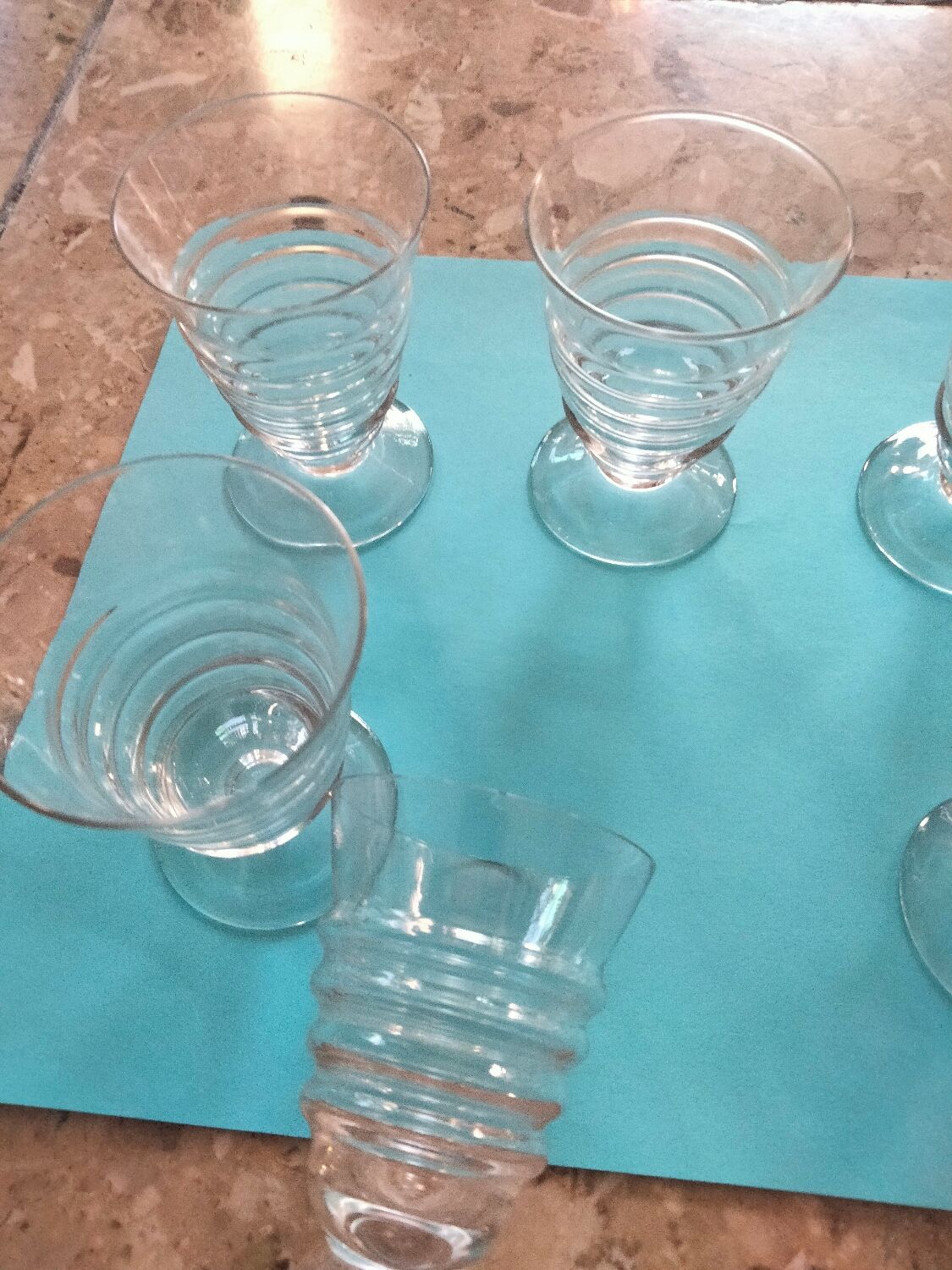 6 verres à liqueur
