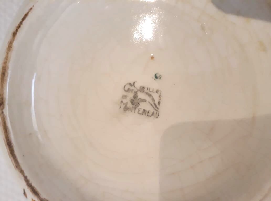 Soupière carnations faience Creil Montereau