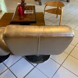 Paire de fauteuils en cuir