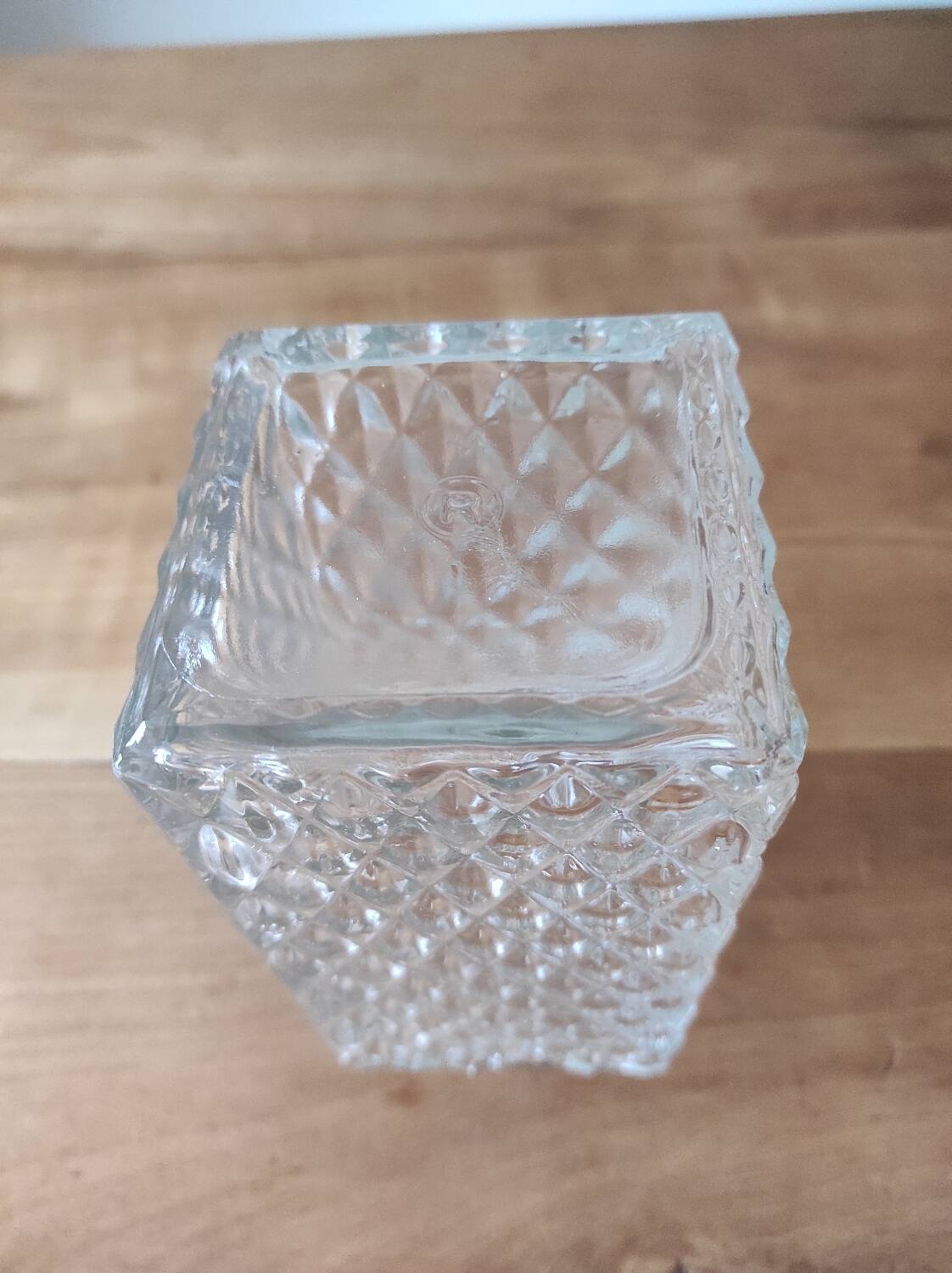 Glass whiskey decanter