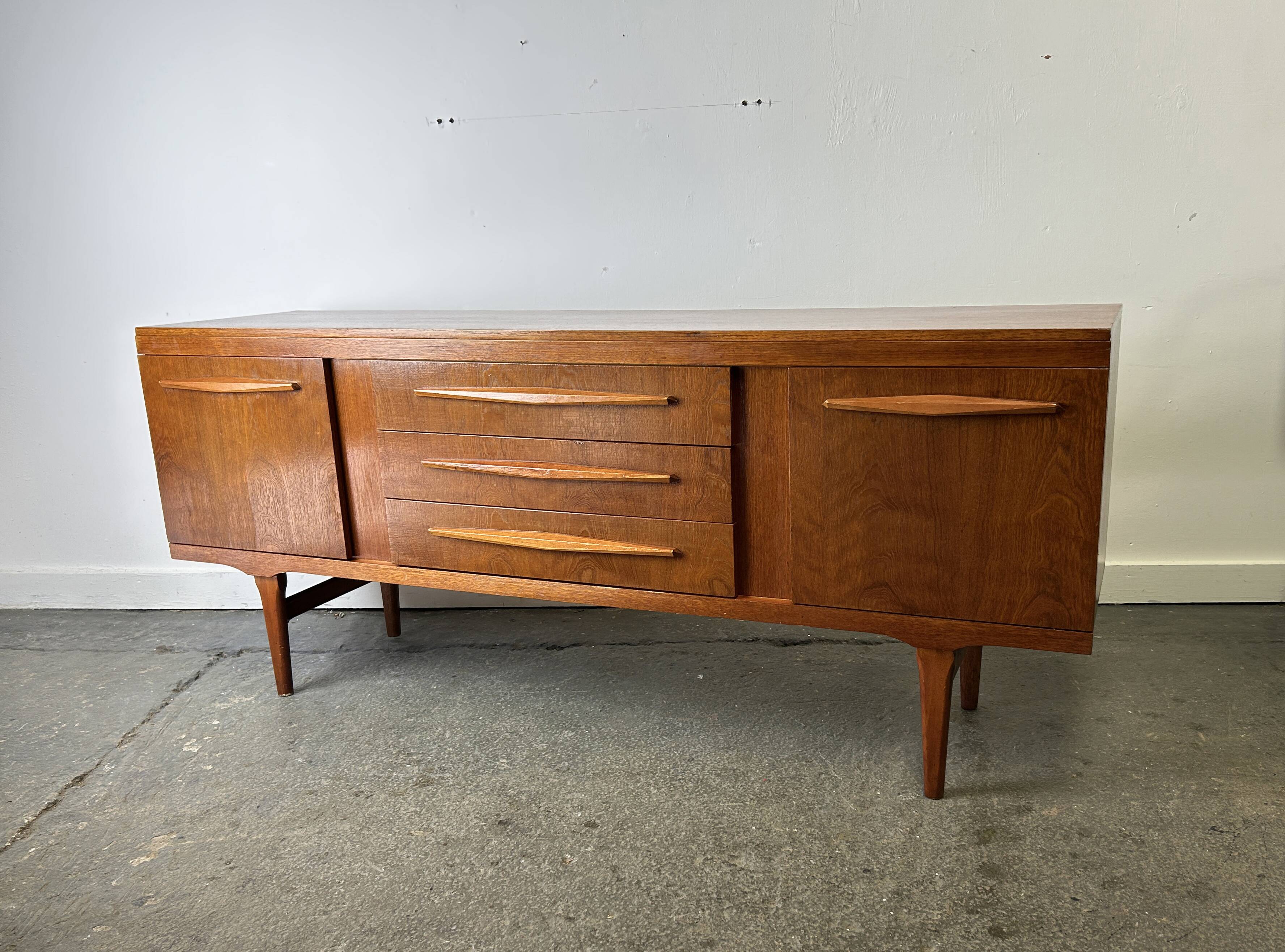 Enfilade moderne des années 1960 par Elliots de Newbury