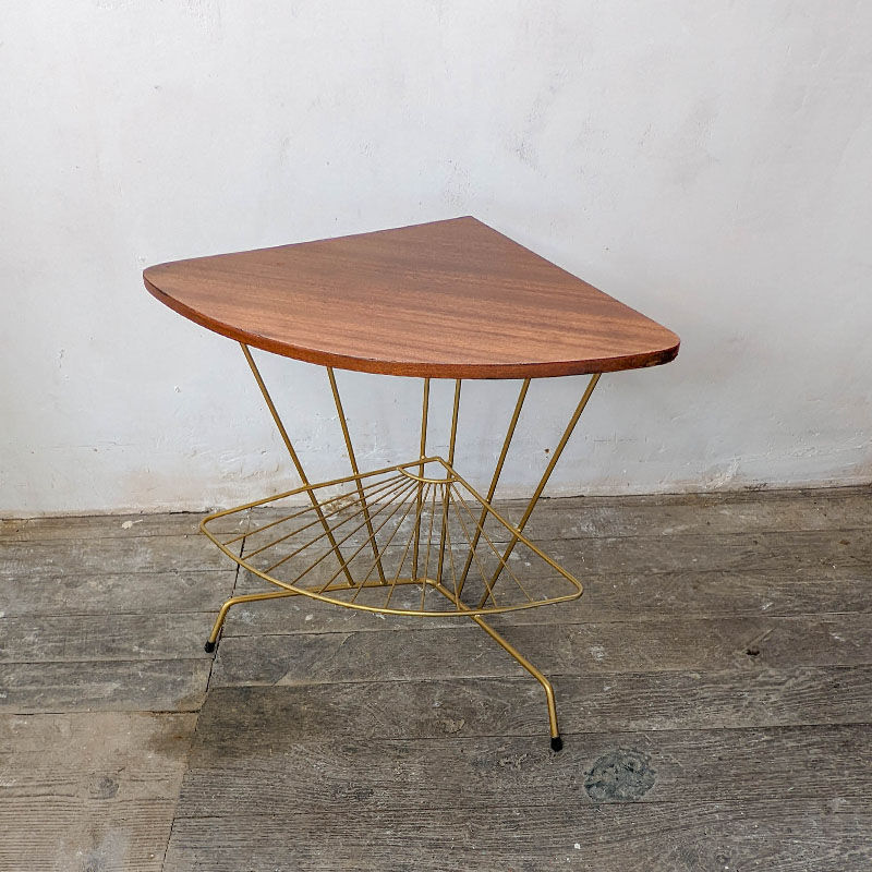 Vintage corner harness