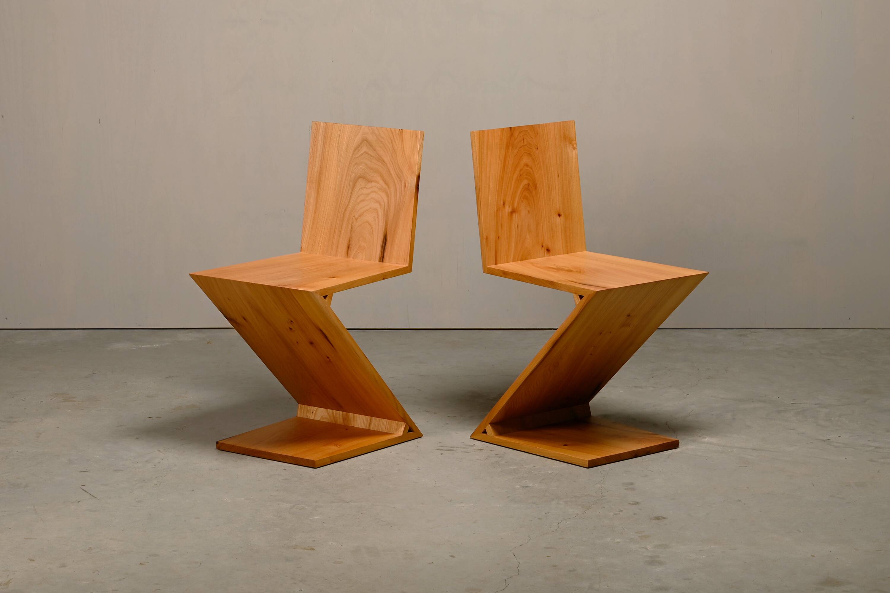 Zig Zag Chair after Gerrit Rietveld in solid Pine