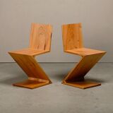 Zig Zag Chair after Gerrit Rietveld in solid Pine
