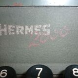 Machine à écrire manuelle Hermes 2000