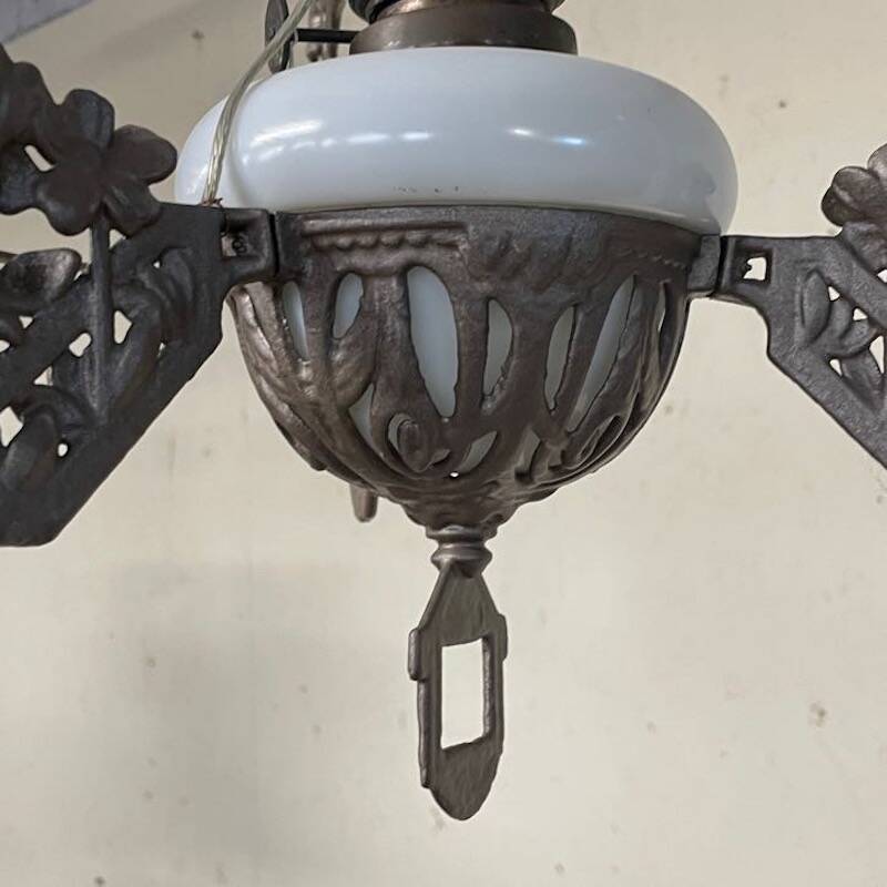 Antico lampadario, stile Liberty, con saliscendi