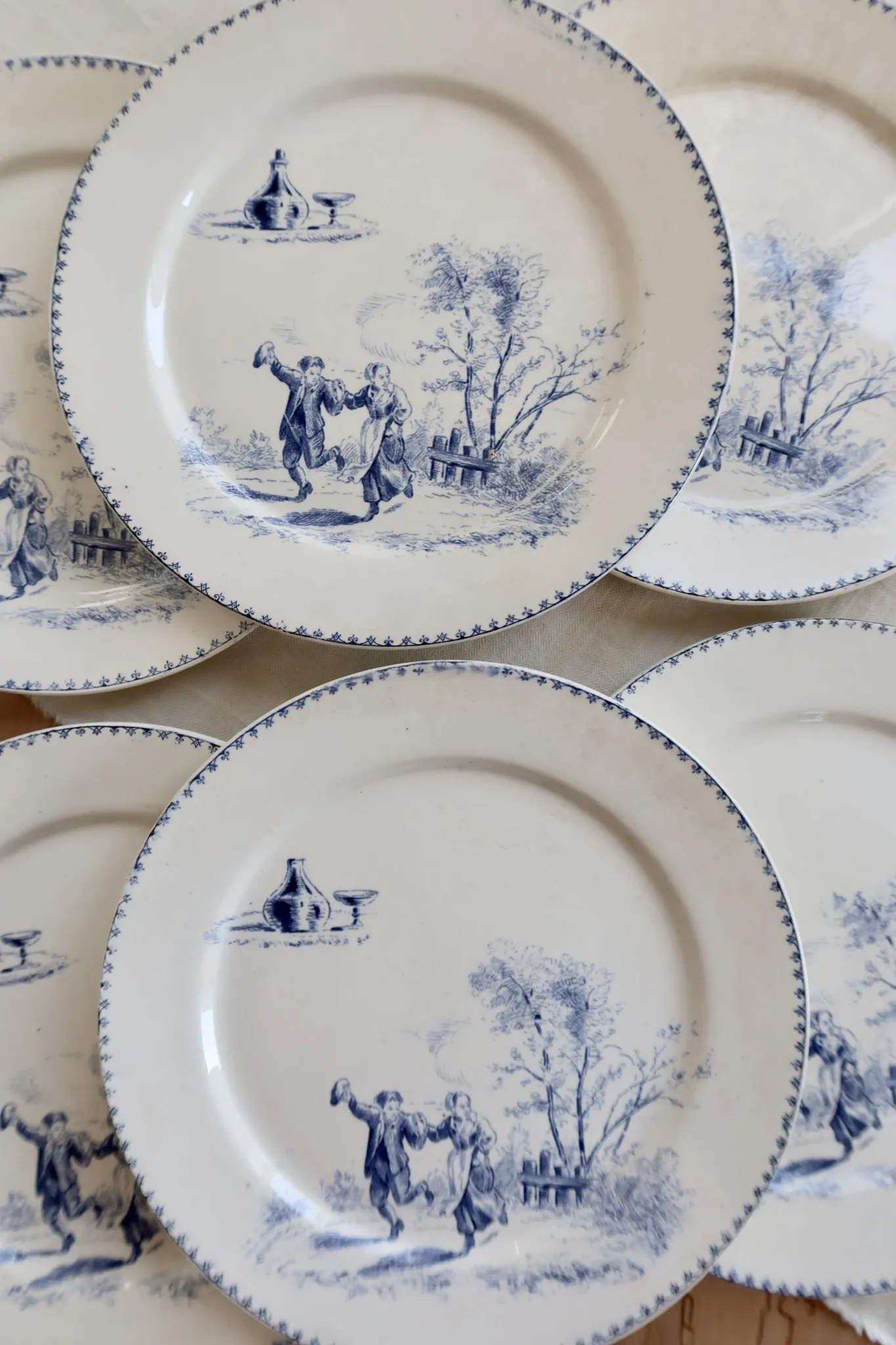 6 antique flat plates Creil and Montereau Téniers service