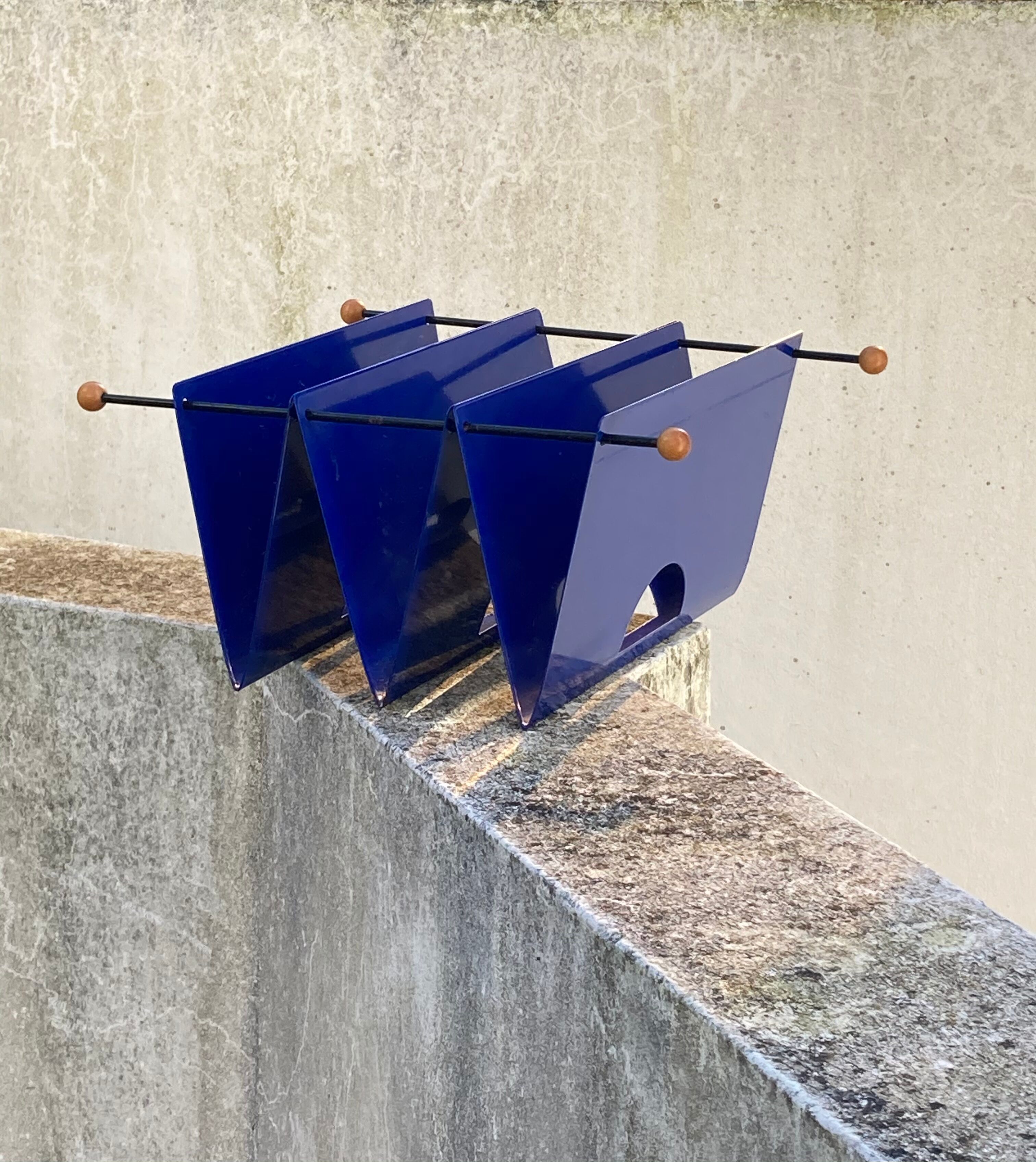 Metal magazine holder