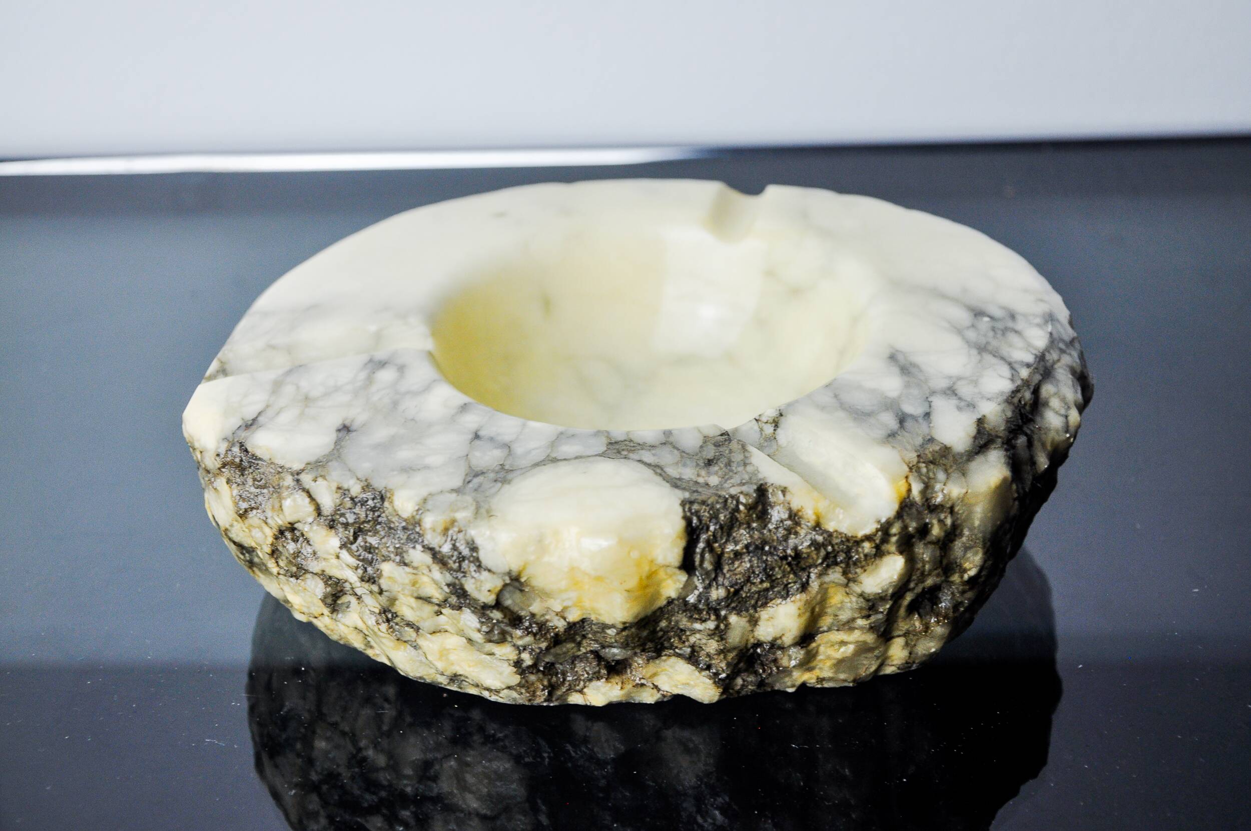 White alabaster ashtray by Romano Bianchi, Italy, 1970