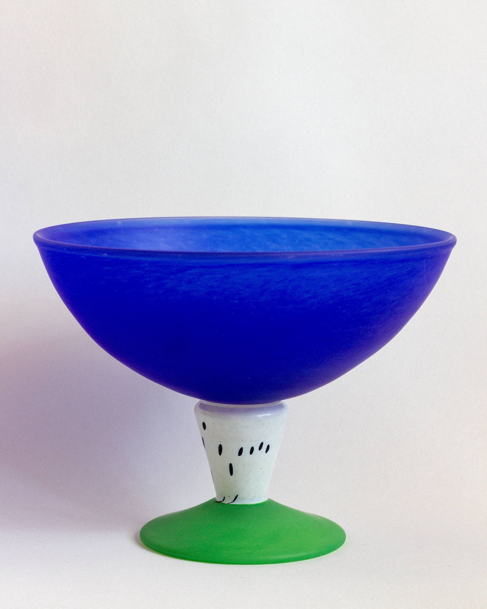 Fruit dish, fruit bowl, standing bowl, Gunnel Sahlin x Kosta Boda, Sweden