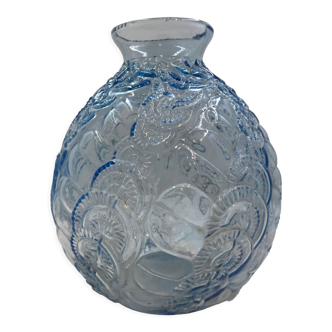 Globe vase