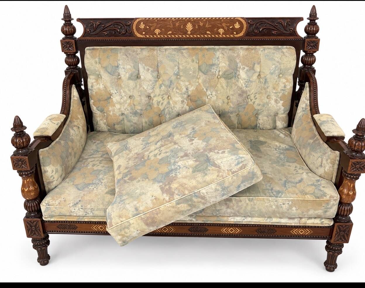 Two-seater canapé made of hand-carved Sheesham wood - Chiniot, Pakistan