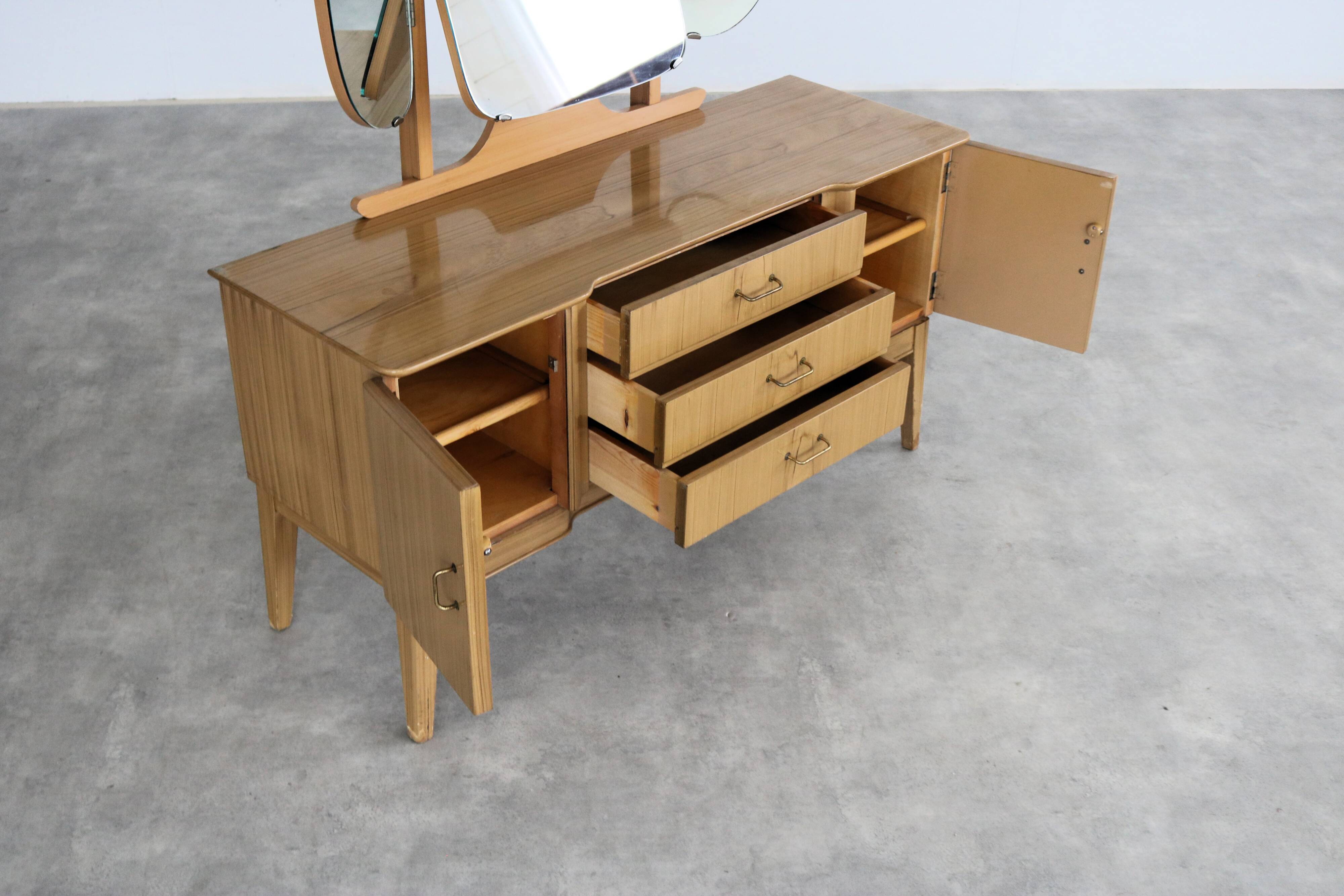 Coiffeuse en bois, laiton et verre, Suède années 1960