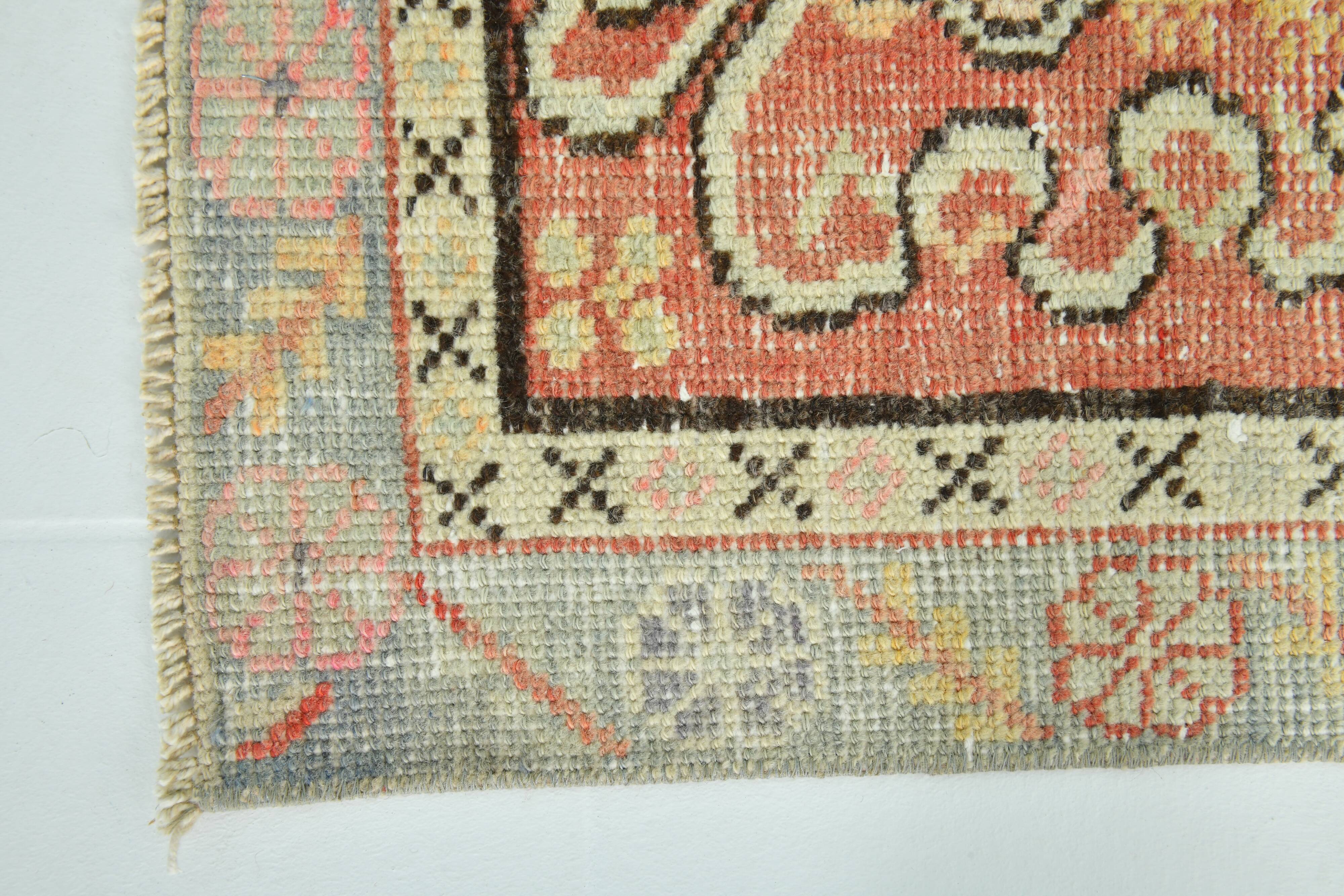 Tapis Couloir Vintage Patiné – Tons Corail, Crème & Vert Sauge, 85x352 Cm