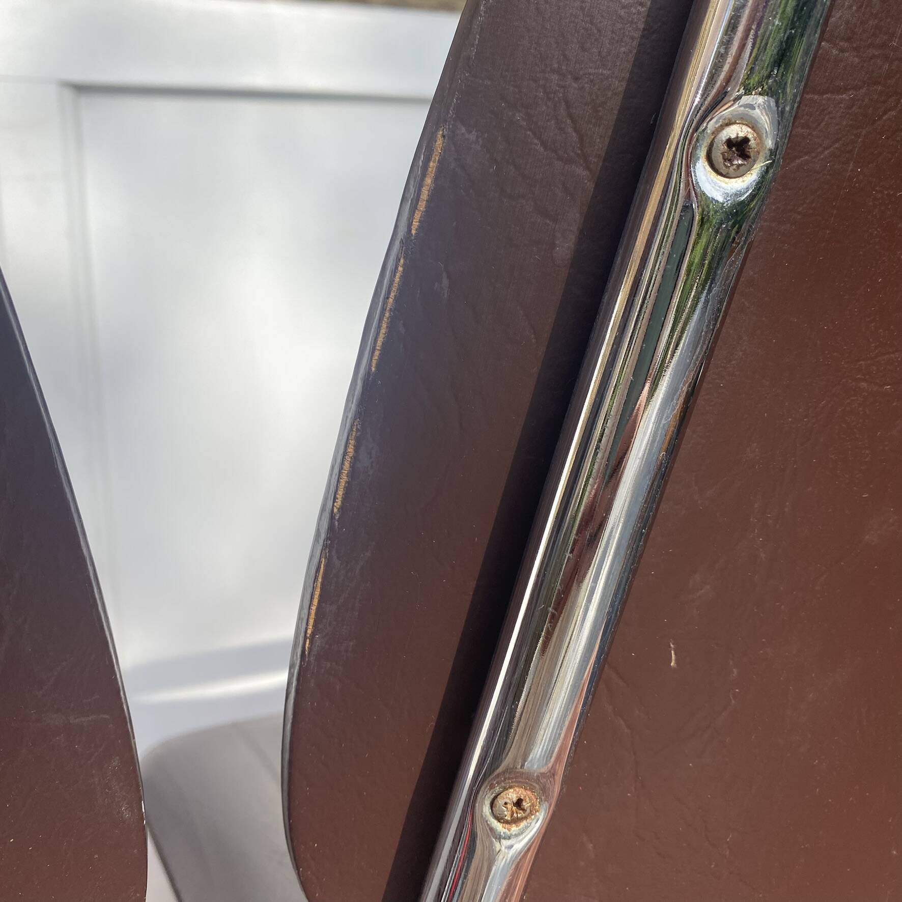 Chaises traineau cantilever chrome et skai années 70