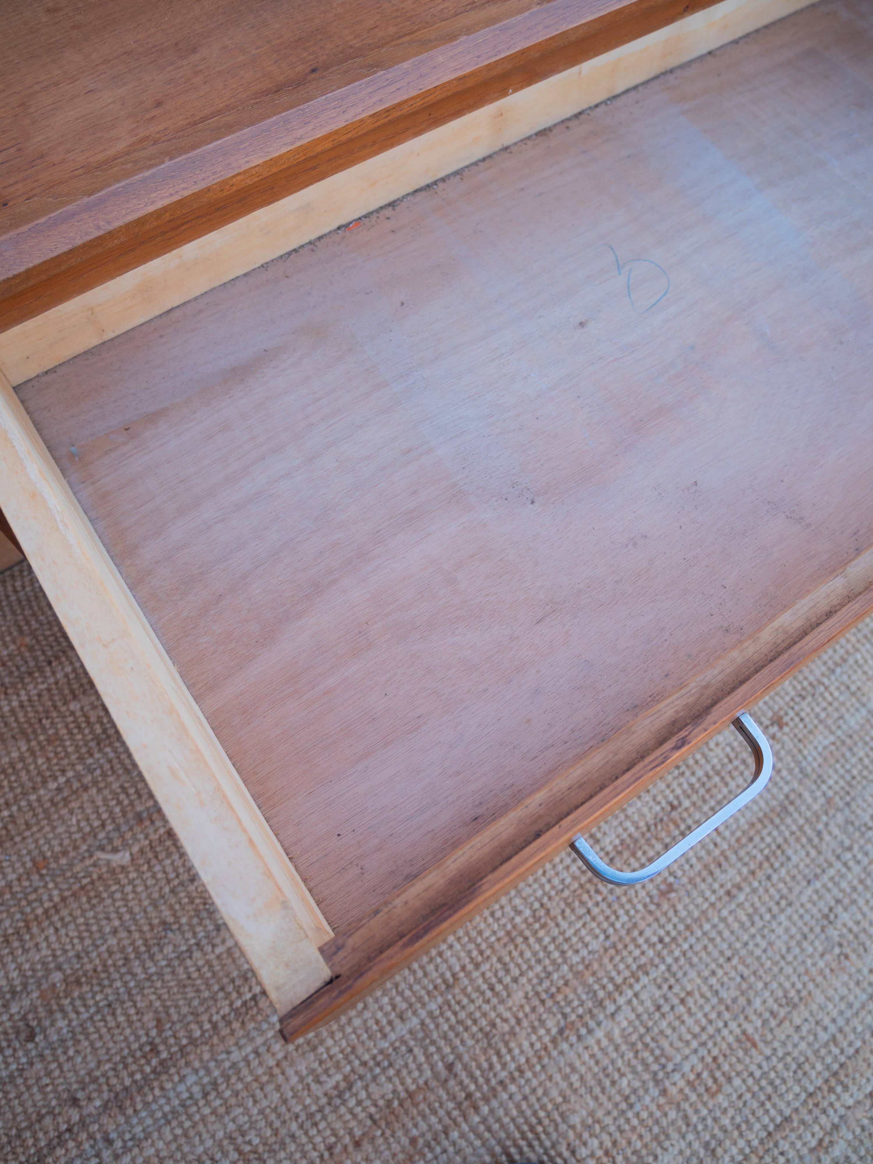 Compass feet chest of drawers