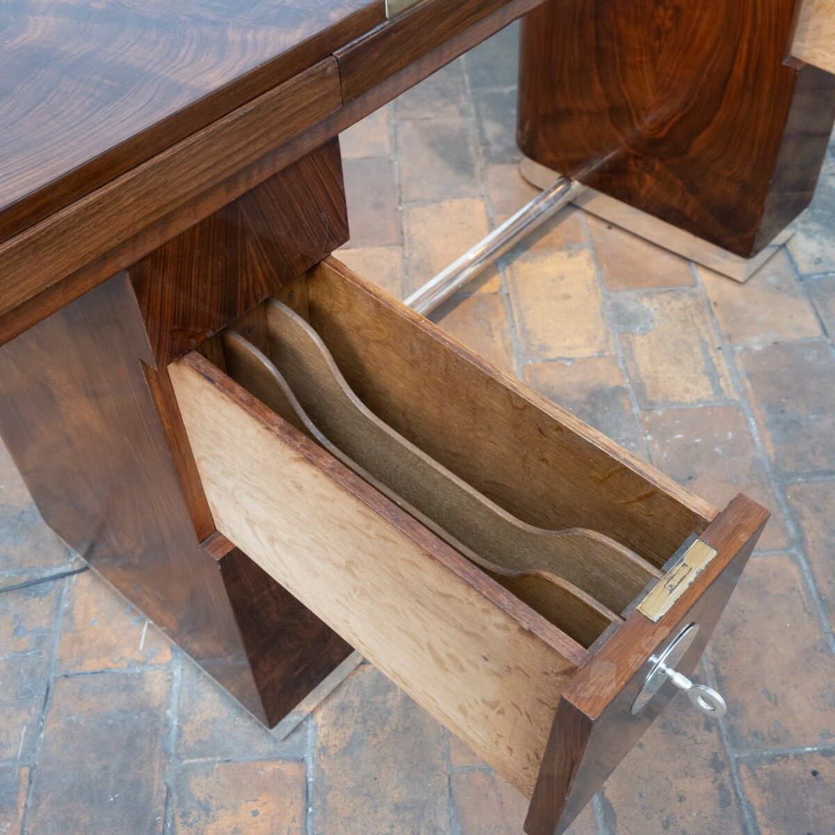 Bureau art déco et son fauteuil – 1950