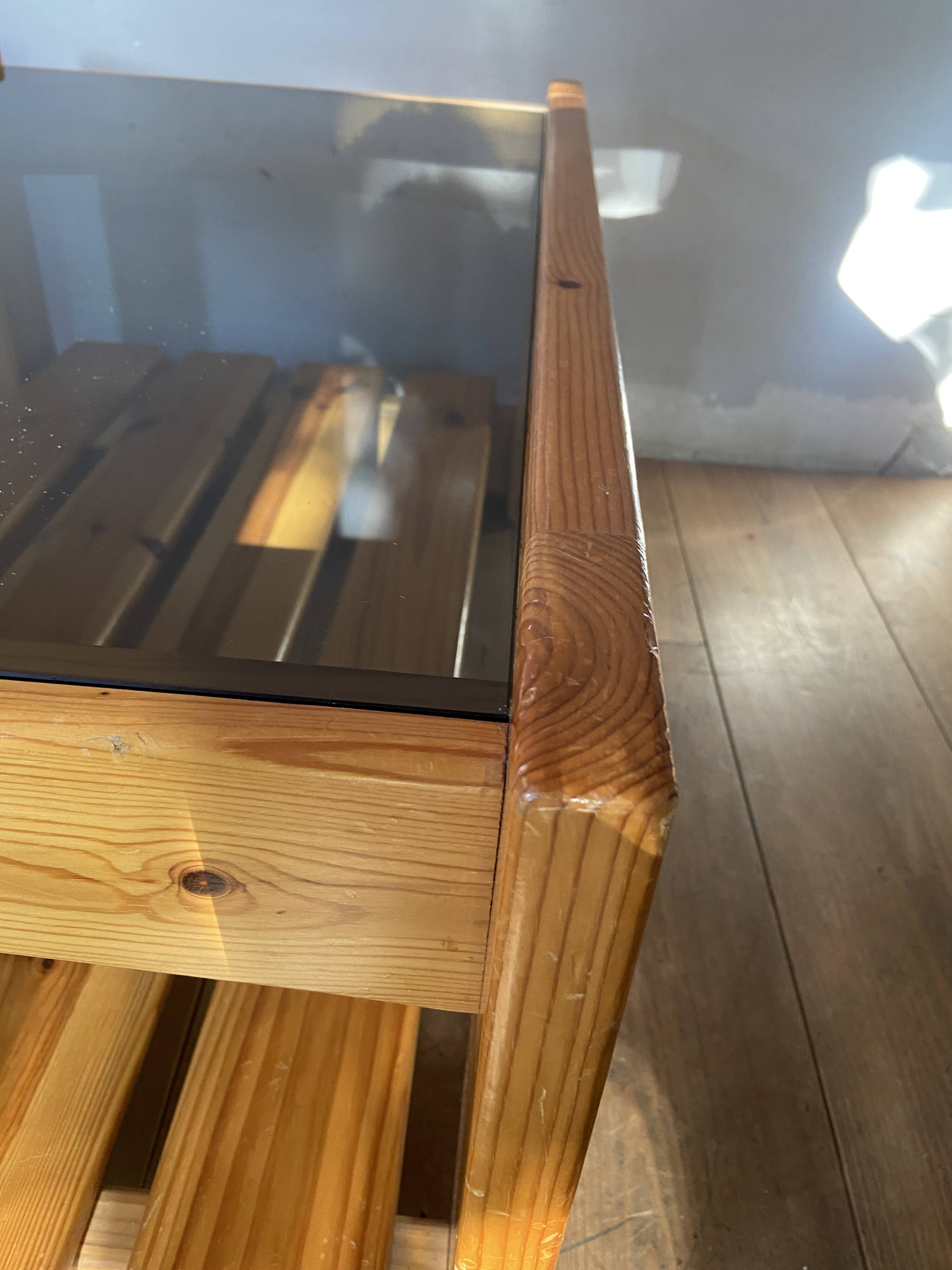 Vintage coffee table in pine and smoked glass