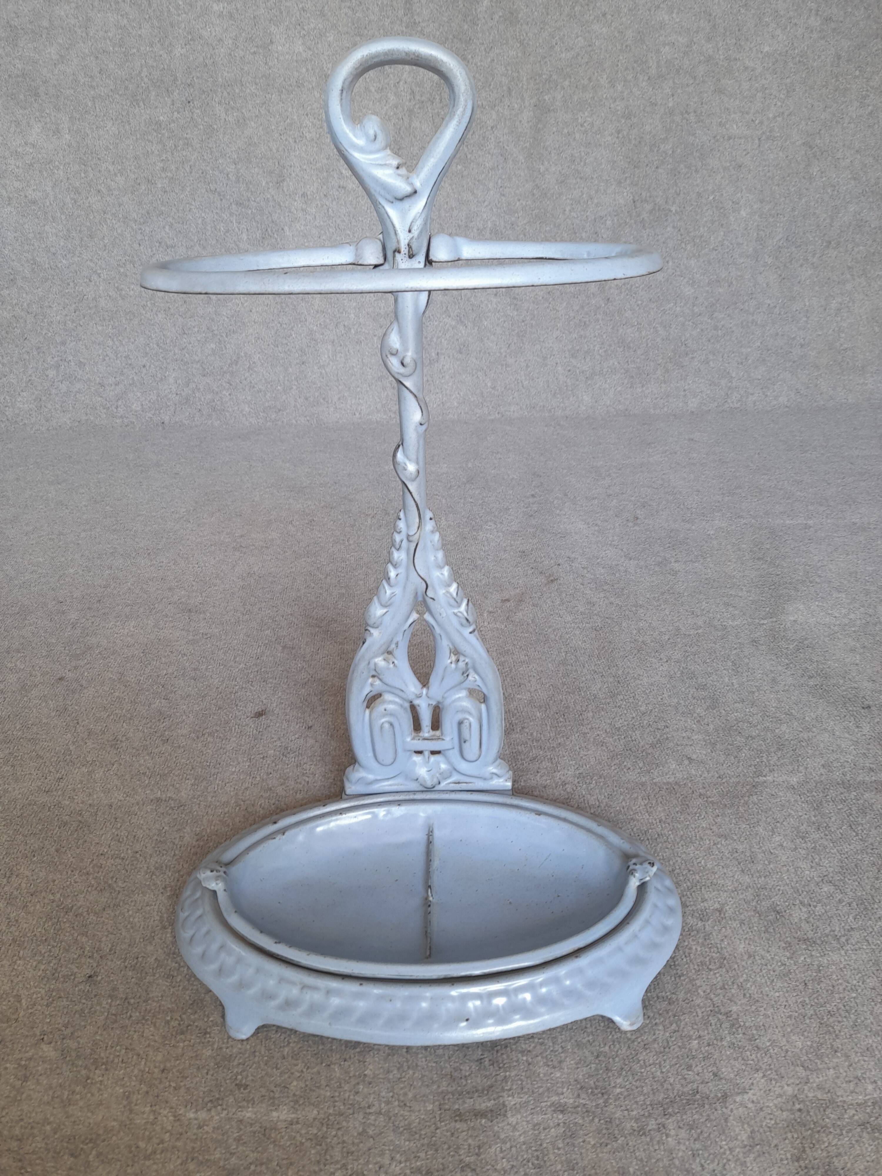 Enamelled cast iron umbrella stand