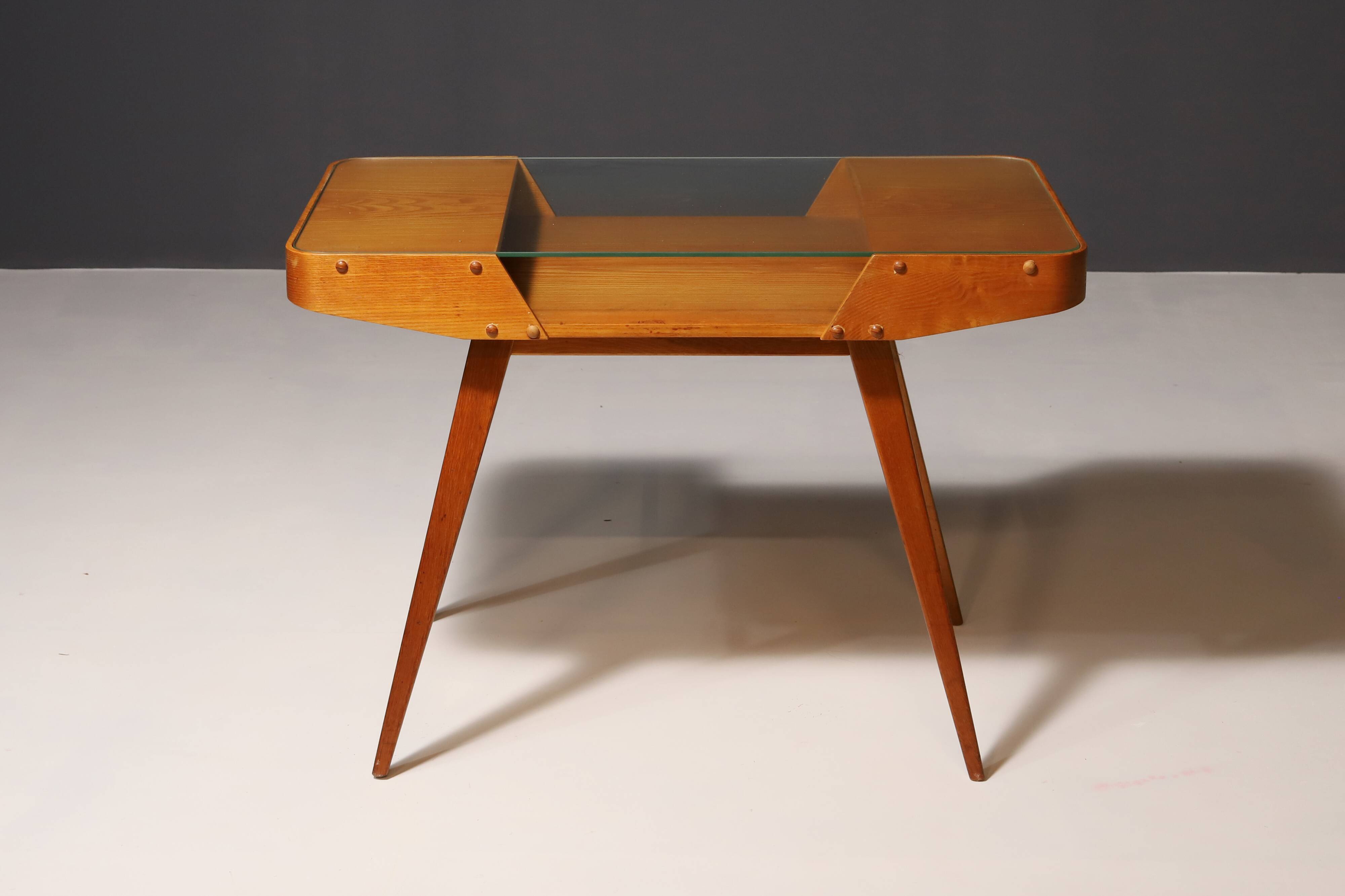 Table Basse Tchécoslovaque par František Jirák pour Tatra, 1960
