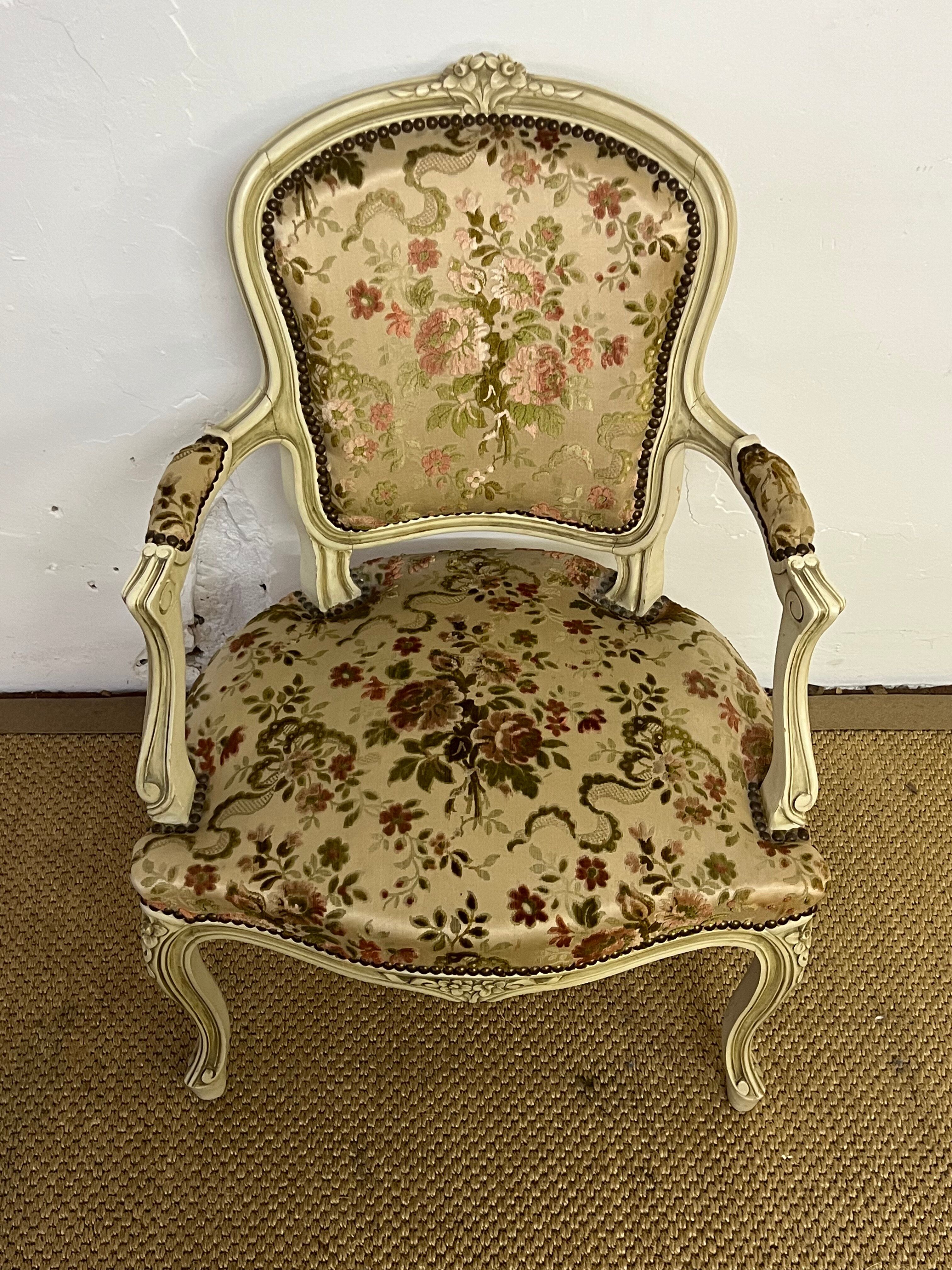 Cabriolet armchair