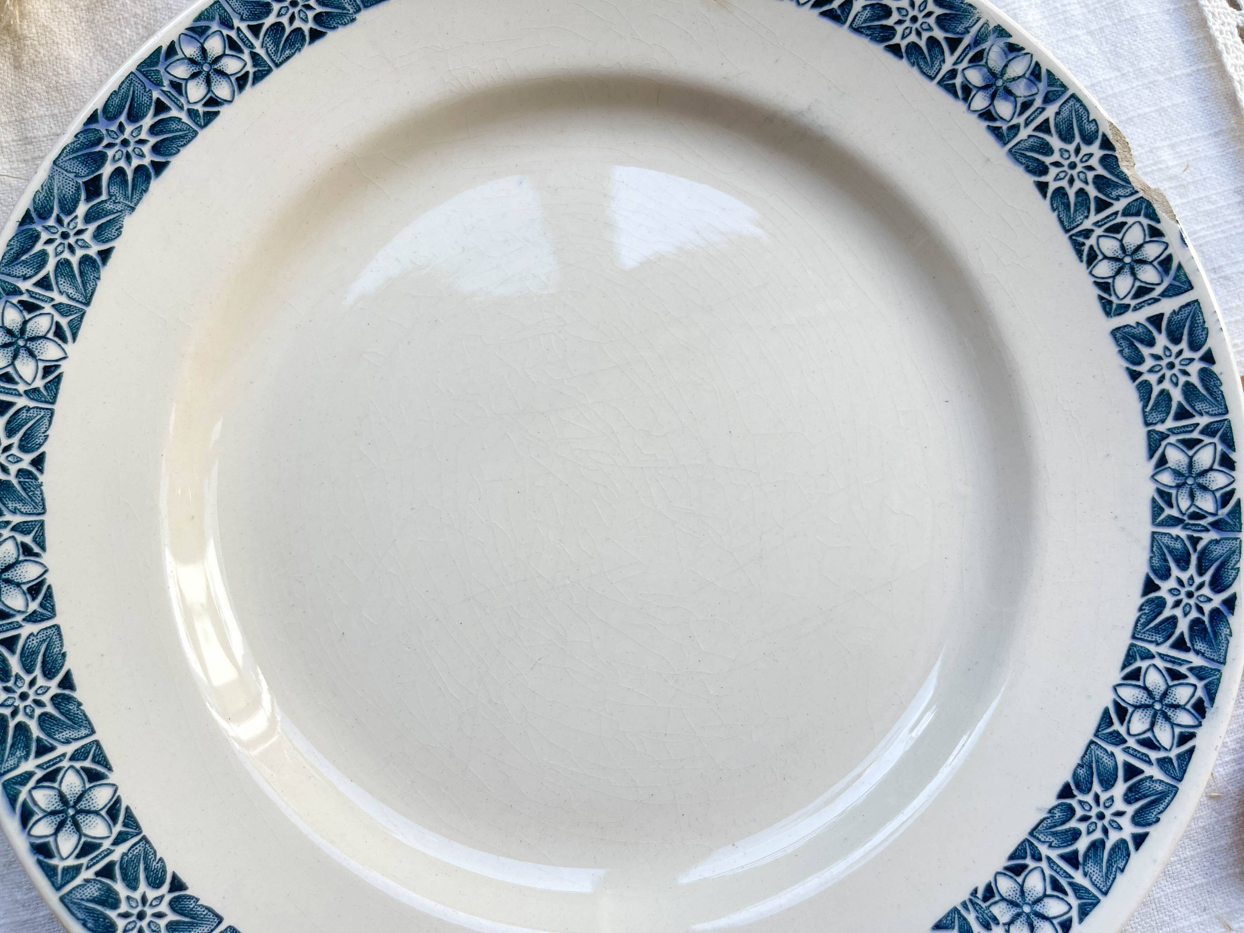 6 Flat plates Terre de fer Longchamp model René Made in France