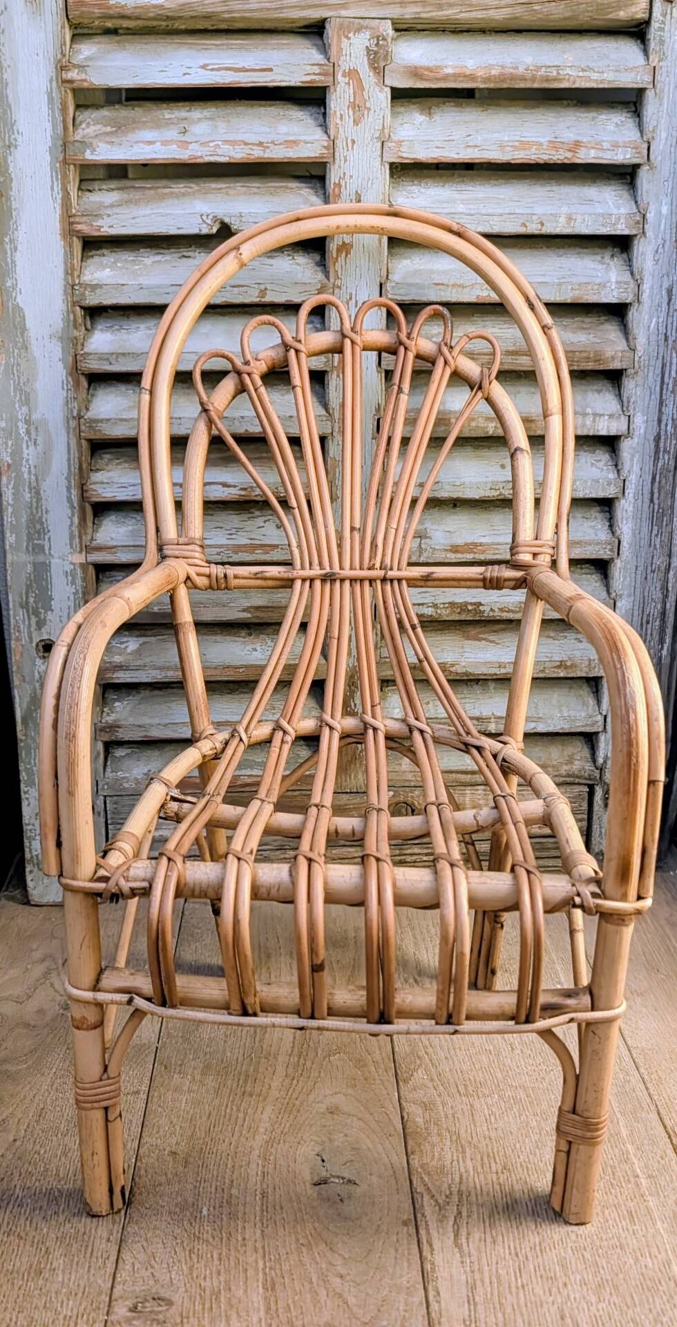CHILDREN'S CHAIR IN RATTAN