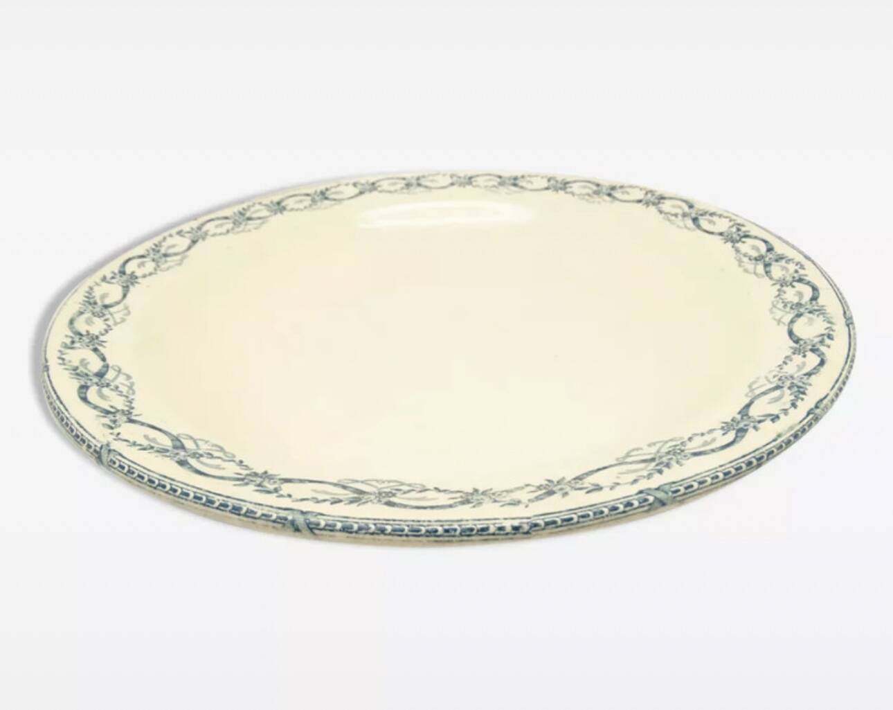 Recamier model hollow dish