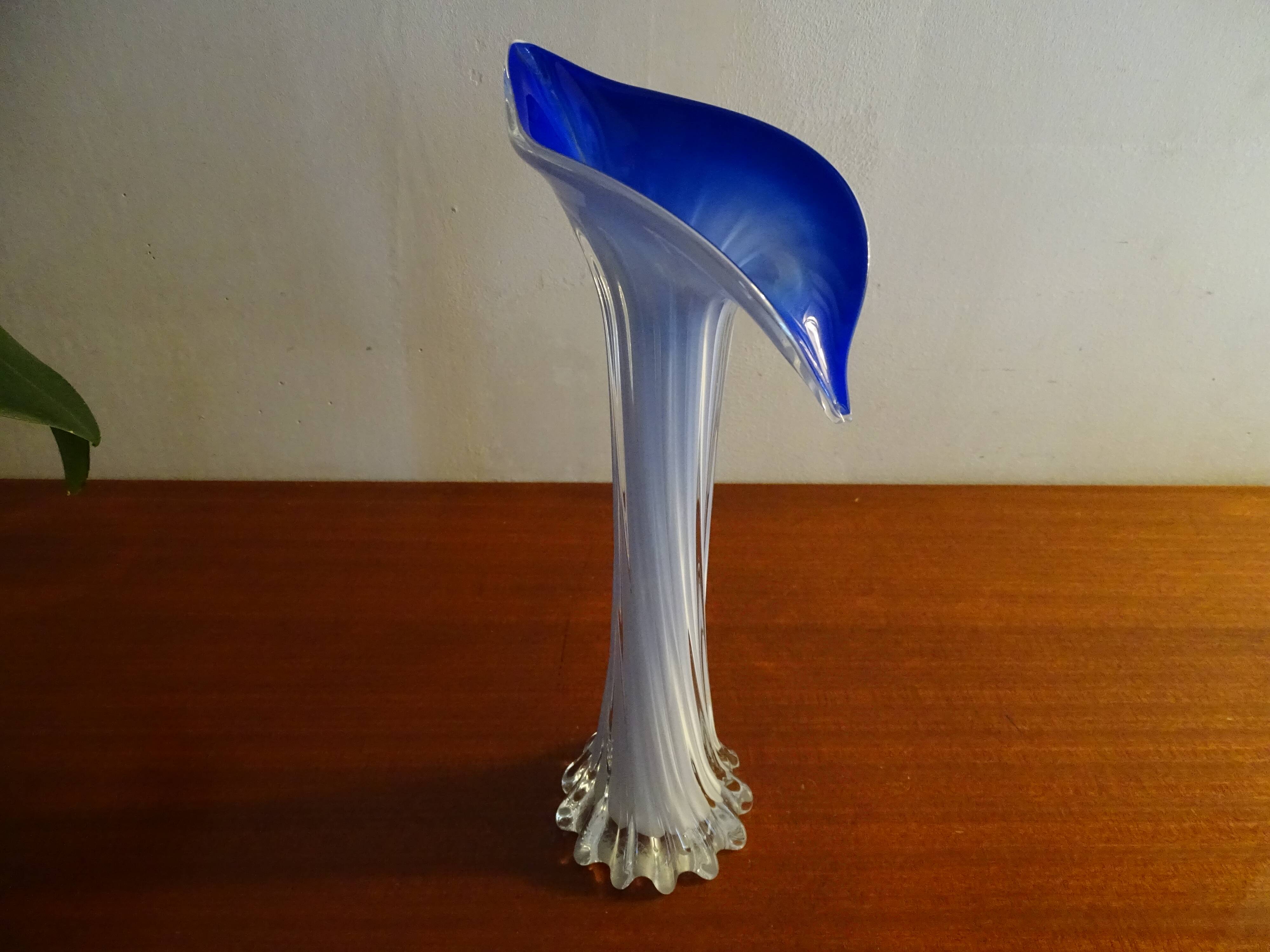 Murano glass vase twisted flower neck