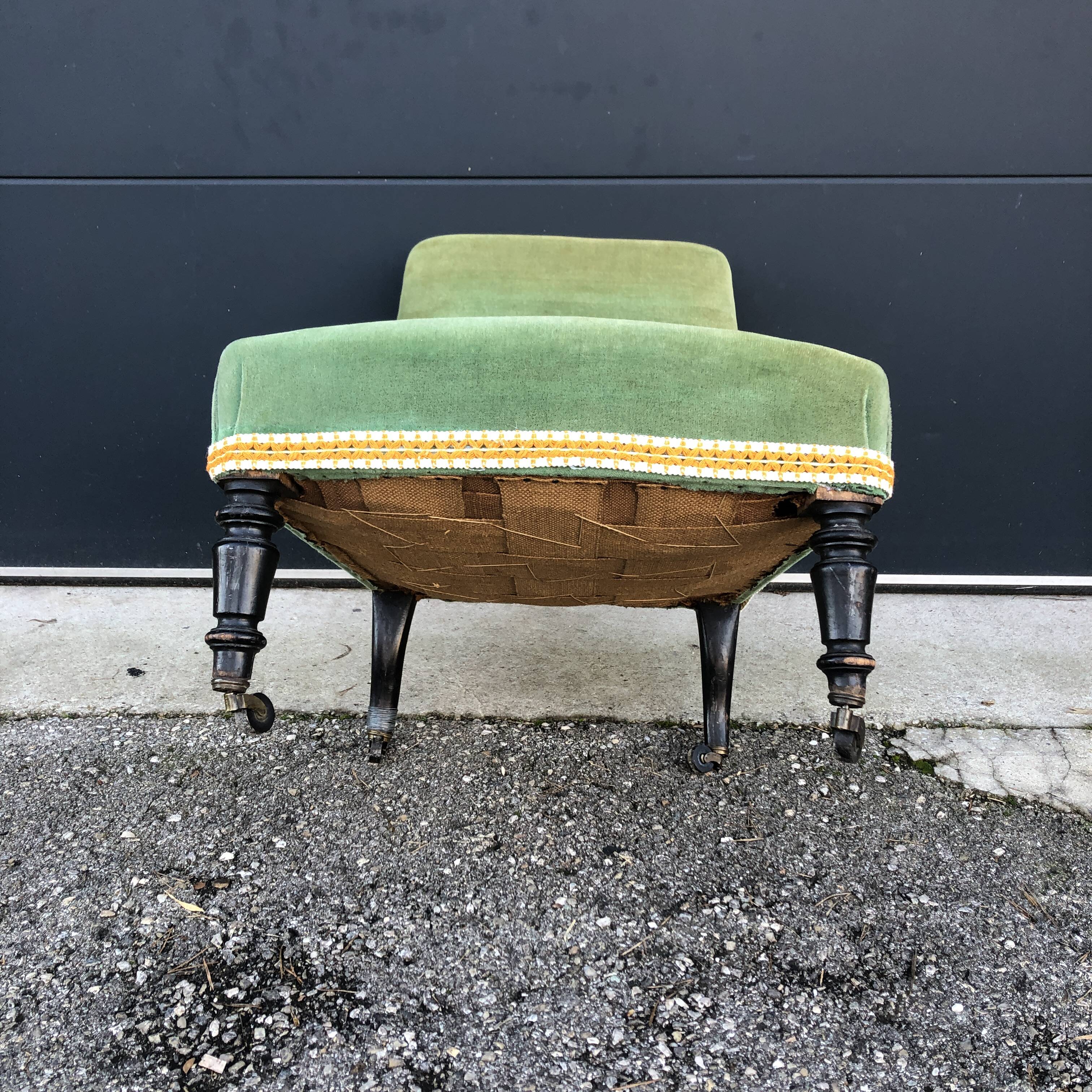 Toad armchair
