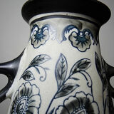 Antique Art Deco vase from 1920-40 in fine stoneware, Art Nouveau style with chinoiserie decoration.