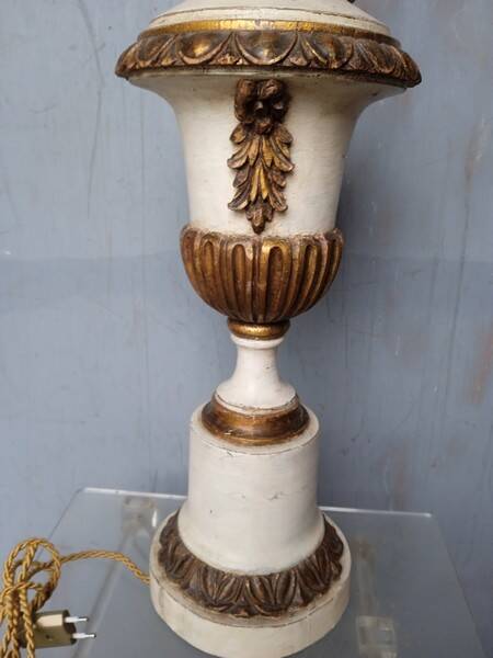 Medicis lamp carved polychrome wood ep 1940