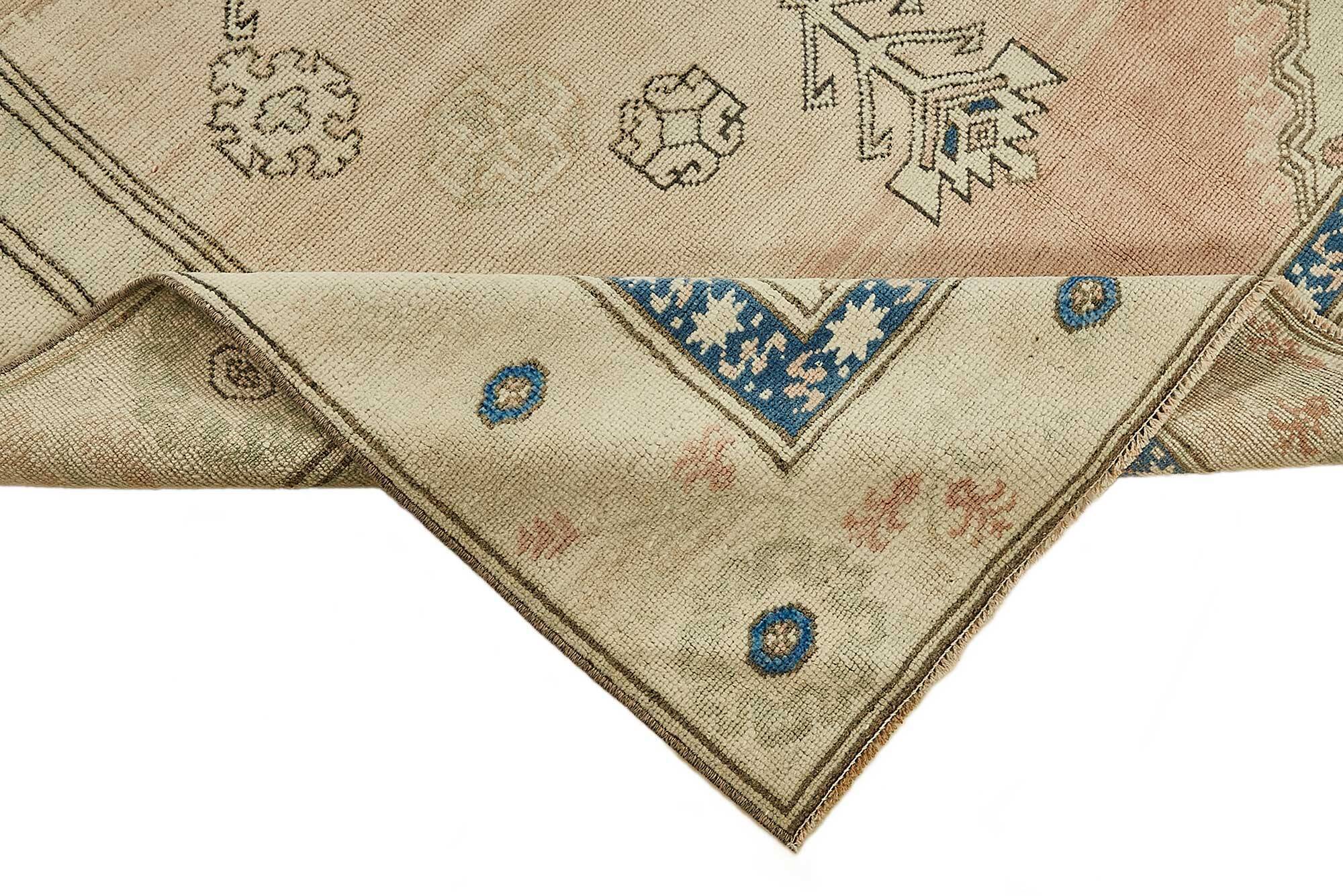 Turkish Vintage Anatolian Rug 142 cm x 227 cm