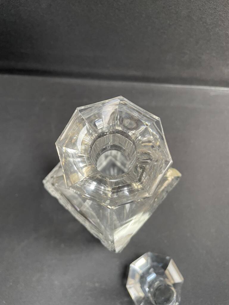 Alcohol carafe – Cut crystal - 19th century