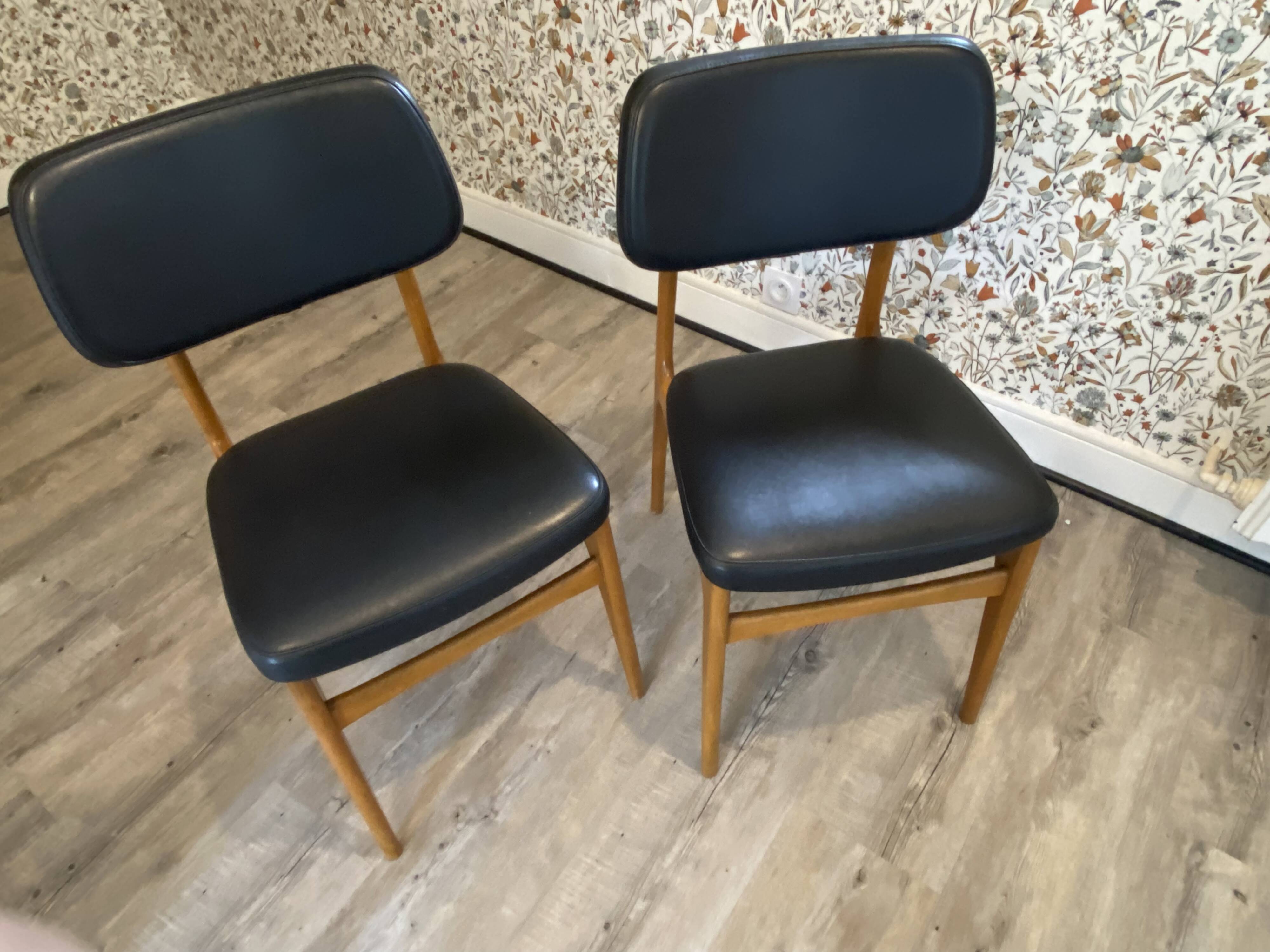 Pair of stella chairs scandinavian design