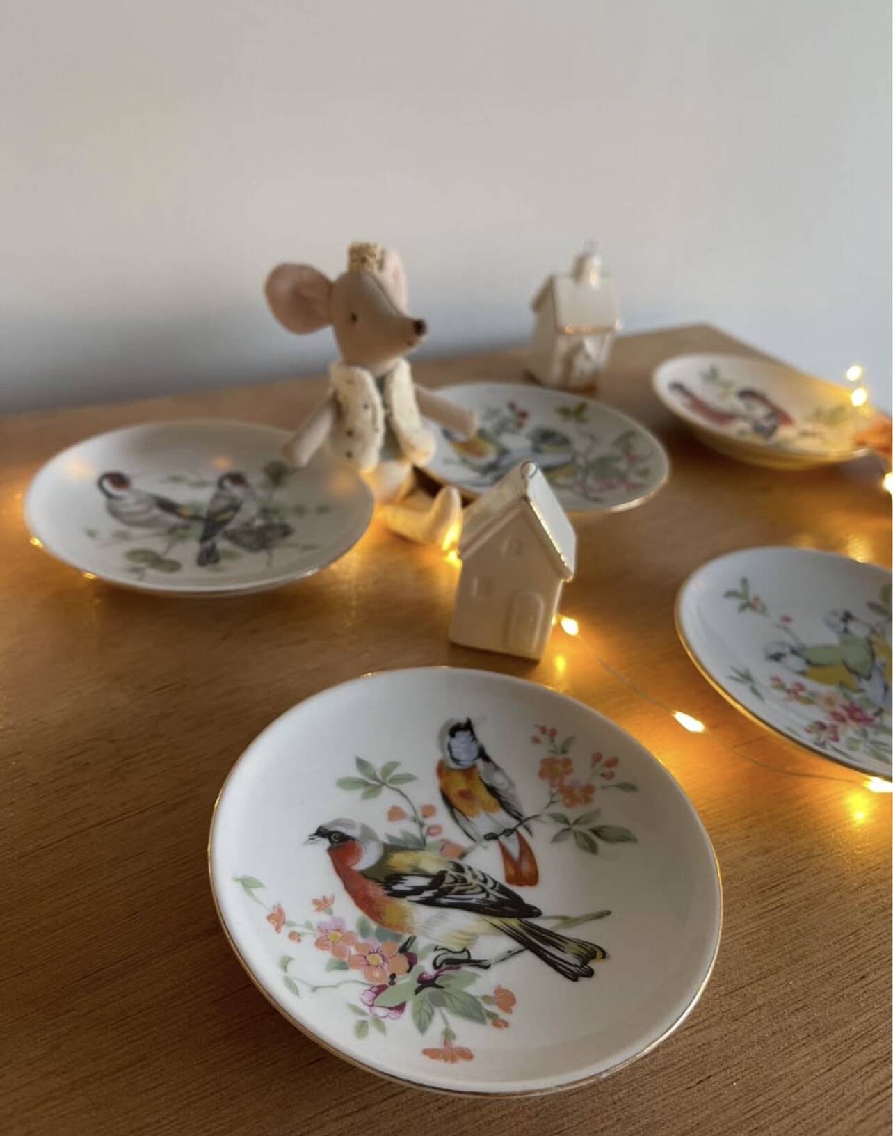 Porcelain plates