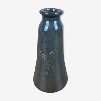 Vase en céramique gris foncé