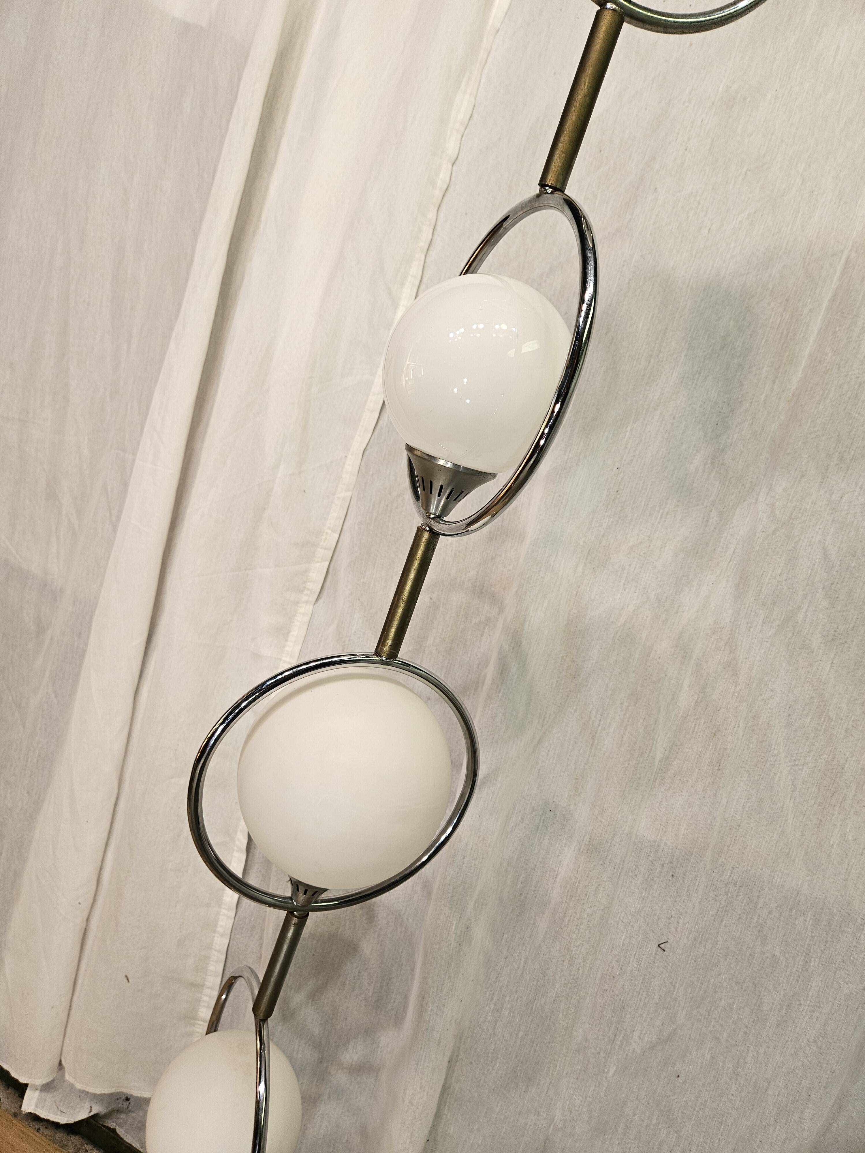 Italian design globe floor lamp 1970