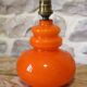 Pied de lampe en verre opalin orange
