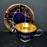 A precious, multi-lobed cup in German cobalt porcelain with a gold interior, Lindner Bavaria.