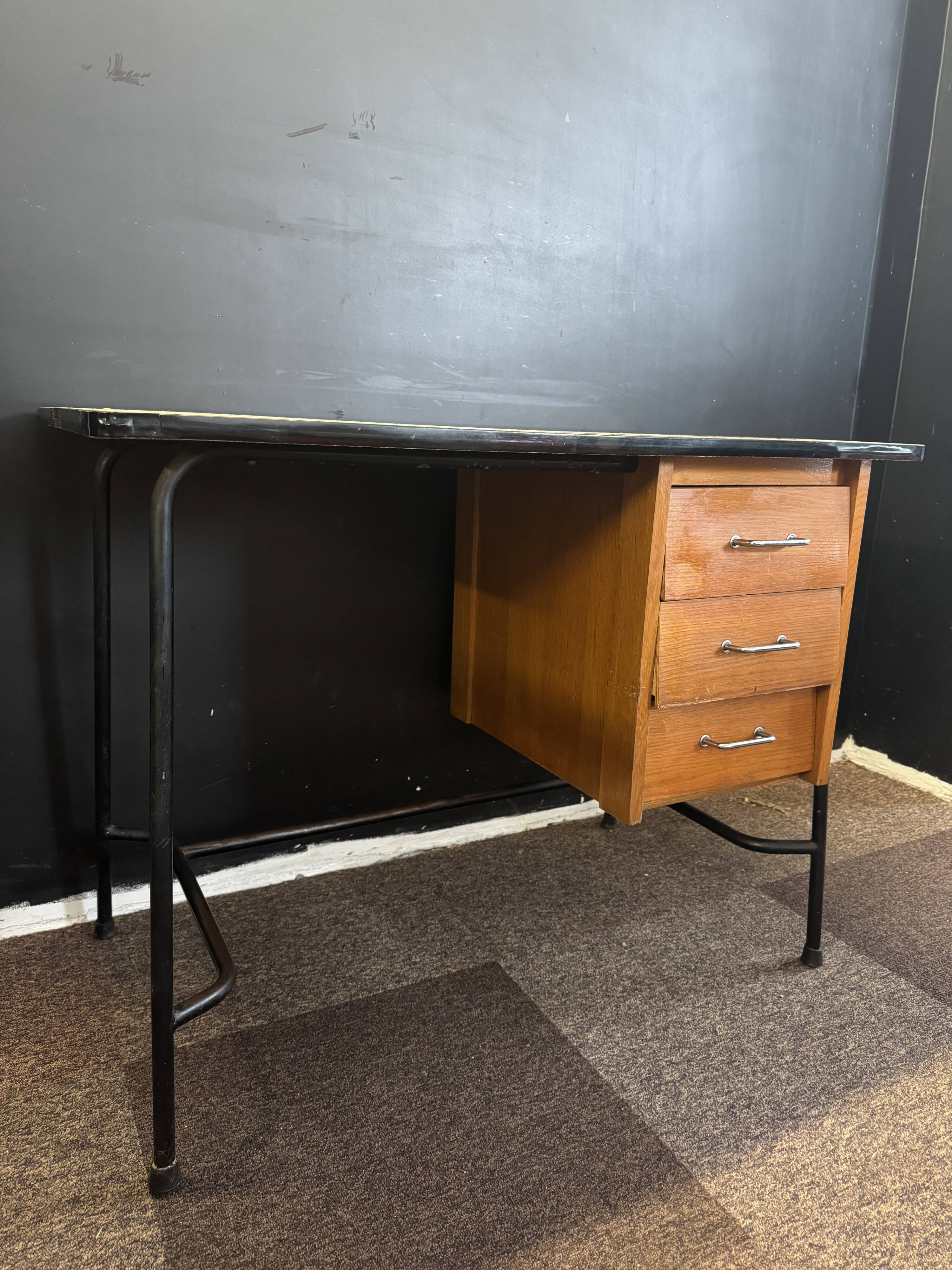 Industrial desk with 3 drawers