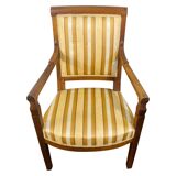Fauteuil Directoire en hêtre or et tapisserie blanche France 19ème