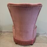 Pink toad chair