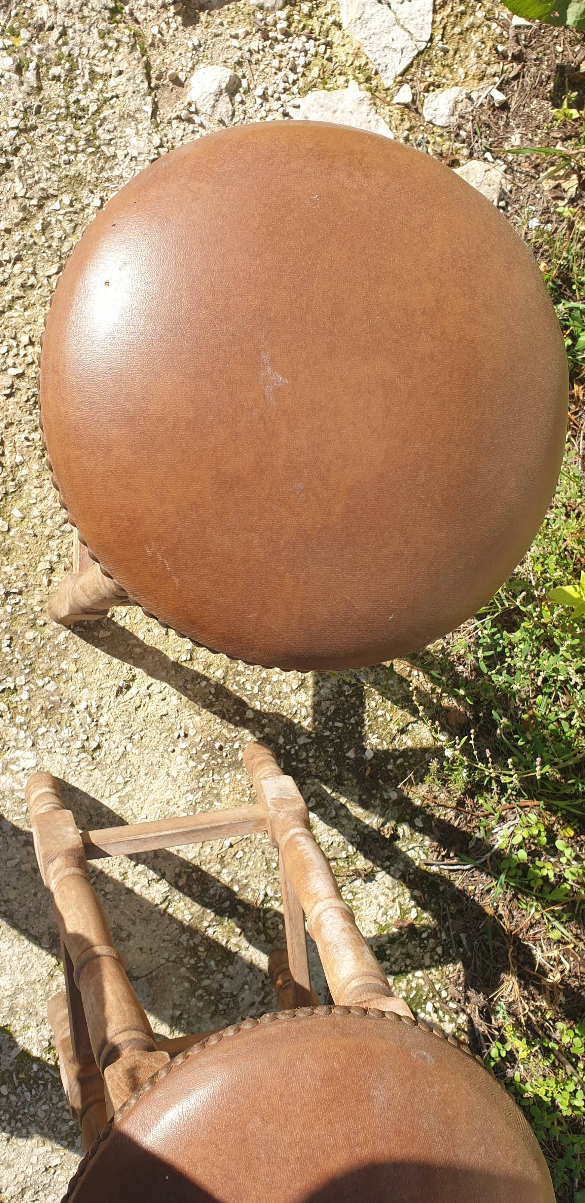 Paire de tabourets de bar, bois et simili cuir