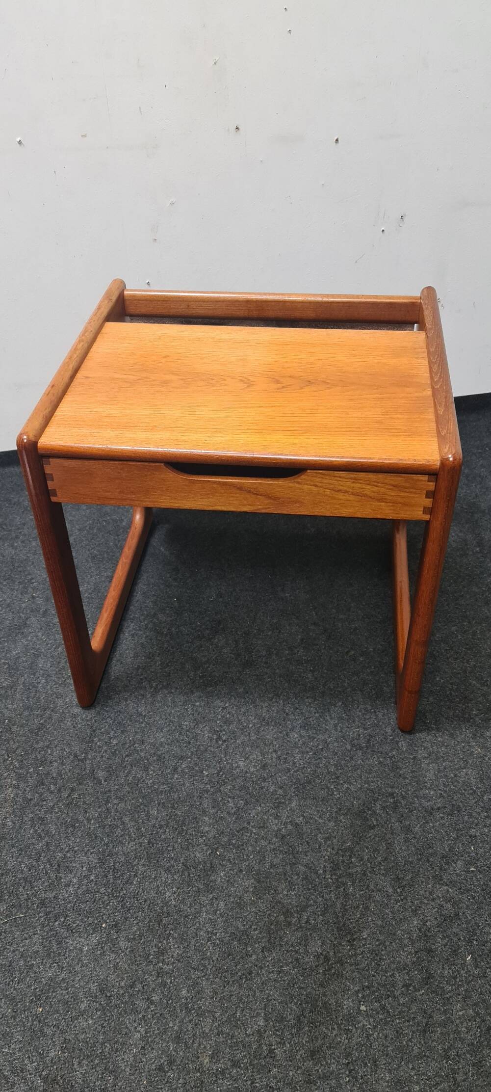 Salin Nyborg vintage Danish design magazine rack, side table