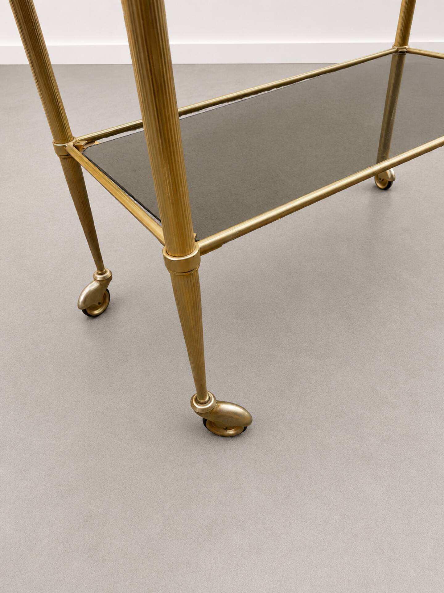 Vintage dessert table in brass and glass – 60s/70s style