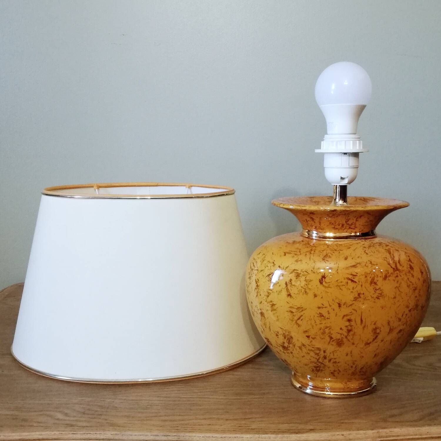 Ceramic lamp